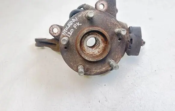 Hyundai i10 Front wheel hub spindle knuckle