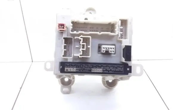 Toyota Previa (XR30, XR40) II Fuse module 433I03 0199