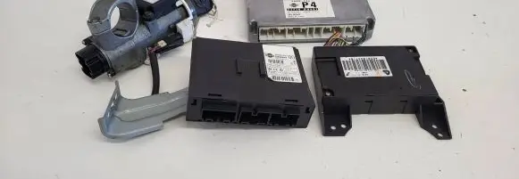 Nissan Primera Engine ECU kit and lock set 23710AU601 5800136 2758001363