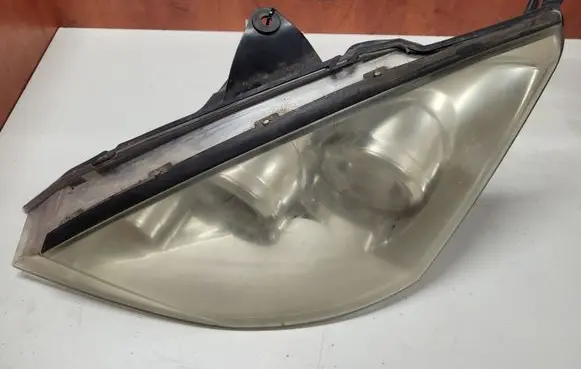 Ford Focus Headlight/headlamp SK3302FCS005D