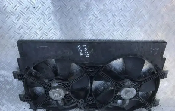 Mitsubishi Lancer X Radiator cooling fan shroud