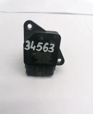 Toyota Avensis T250 Mass air flow meter 222040N010 050830