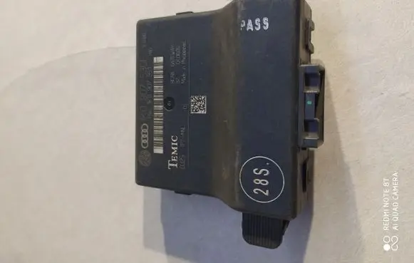 Audi A3 S3 8P Gateway control module 1K0907530F