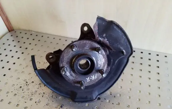 Toyota Avensis T270 Front wheel hub
