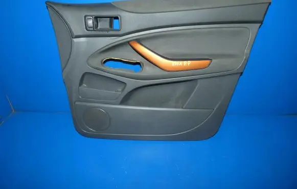 Ford Kuga I Front door card panel trim