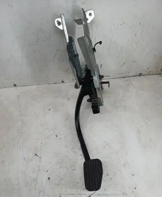 Volvo XC90 Brake pedal