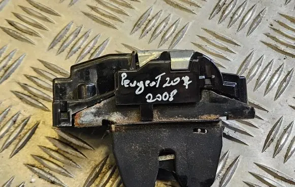 Tailgate/trunk/boot lock/catch/latch