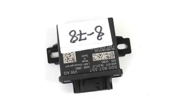 Volkswagen PASSAT B8 Light module LCM 5Q0907357