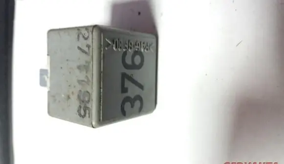 Audi A6 S6 C5 4B Other relay 8D0951253C