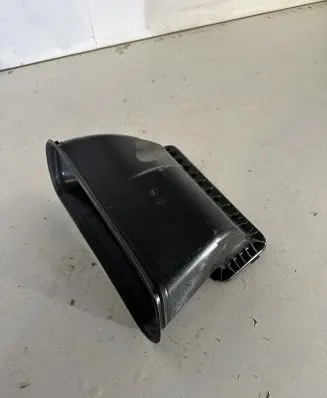 BMW iX Air intake duct part 10808611