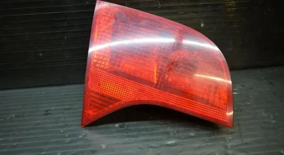 Audi A4 S4 B7 8E 8H Tailgate rear/tail lights 8E9945093
