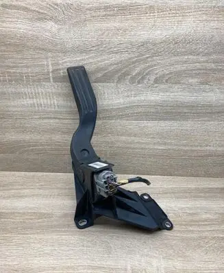 Ford Mondeo Mk III Accelerator throttle pedal 2S719F836DA