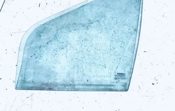 Renault Scenic I Front door vent window glass four-door 