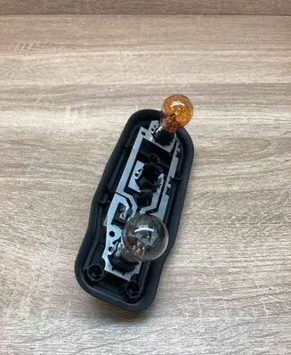 BMW 5 E39 Tail light bulb cover holder 8371324 USED
