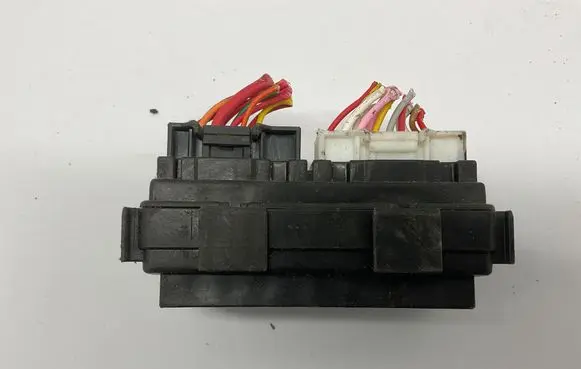 Hyundai i40 Fuse module 919513X160 BL0CK16A22 6748