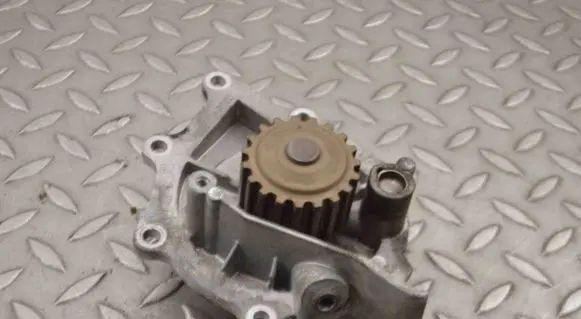 Jaguar XF X250 Water pump 9684319880