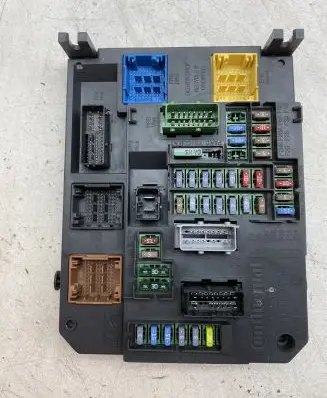 Citroen DS5 Fuse module 9664992380
