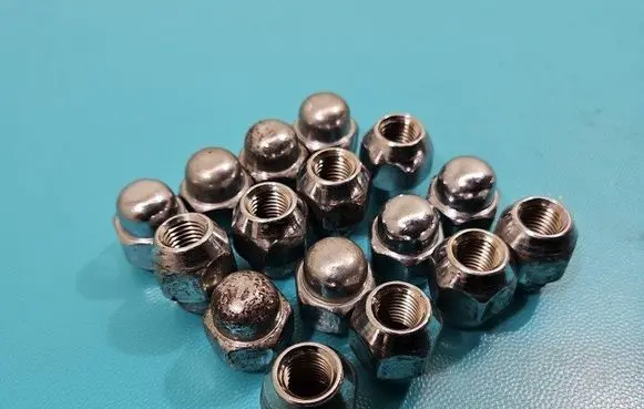 Nuts/bolts