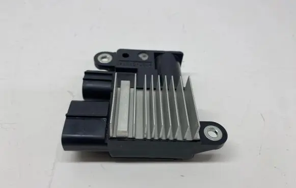Toyota Yaris XP210 Fan control module 89257K0020 4993003810