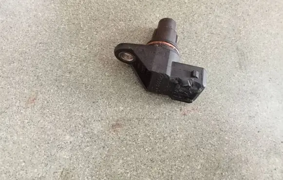 Renault Trafic II (X83) Camshaft position sensor 8200038472