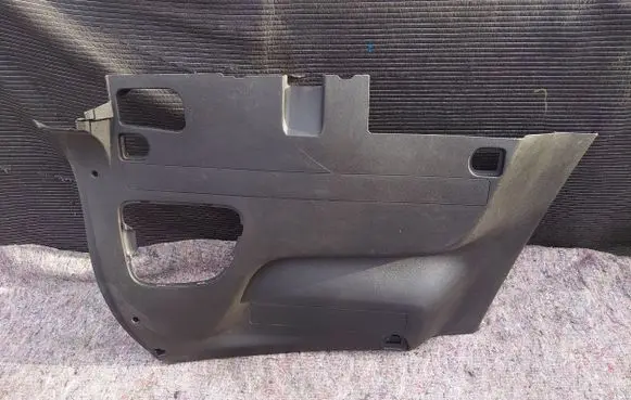 Opel Zafira C Trunk/boot side trim panel 13289579 322225228