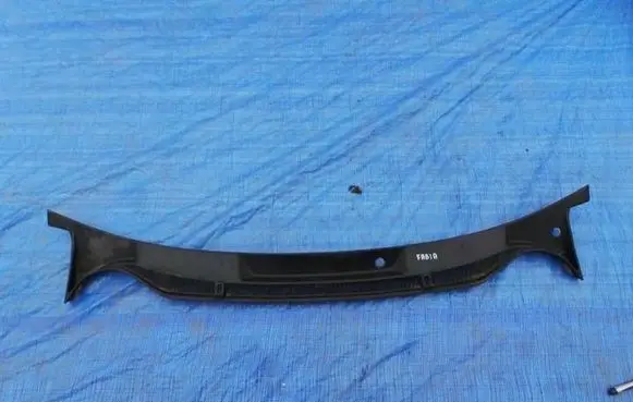 Skoda Fabia Mk1 (6Y) Wiper trim 6Y1819415A