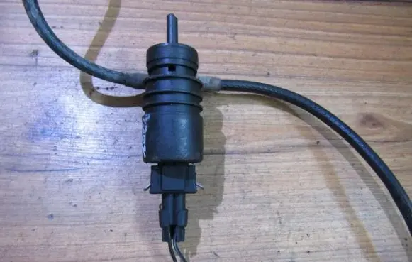 Opel Zafira A Windscreen/windshield washer pump