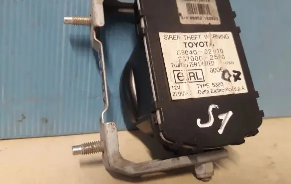 Toyota Avensis T250 Alarm system siren 8904002010