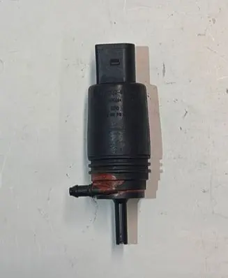 BMW 5 E60 E61 Windscreen/windshield washer pump 23557610 8377612