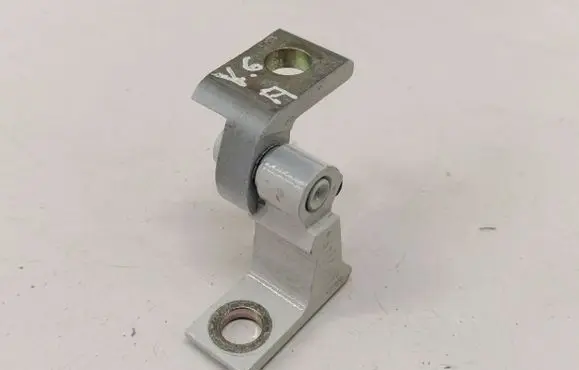 Volkswagen Taigo Rear door lower hinge