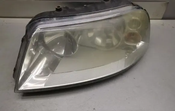 Volkswagen Sharan Headlight/headlamp 0301182201