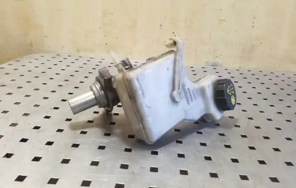 Volvo V40 Master brake cylinder 31329330 31829533