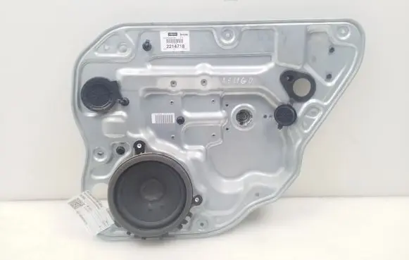 Rear window lifting mechanism without motor