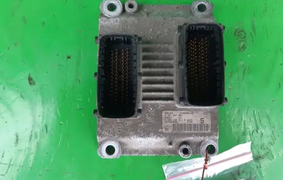 Fiat Punto (188) Engine control unit/module ECU 1039S00103