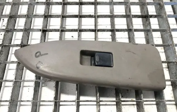 Nissan Cab Star Electric window control switch