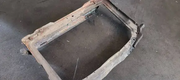 Chevrolet Corvette Radiator mount bracket 