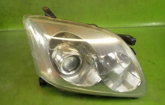 Toyota Avensis T250 Headlight/headlamp KOITO05-43