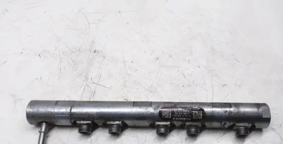BMW 1 E82 E88 Fuel main line pipe 7809127 0445214182 626170