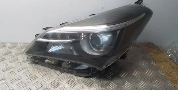 Toyota Yaris Headlight/headlamp