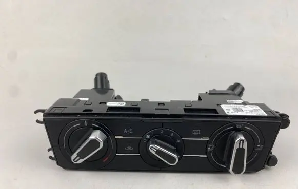 Volkswagen Polo VI Climate control unit 2G2820045K