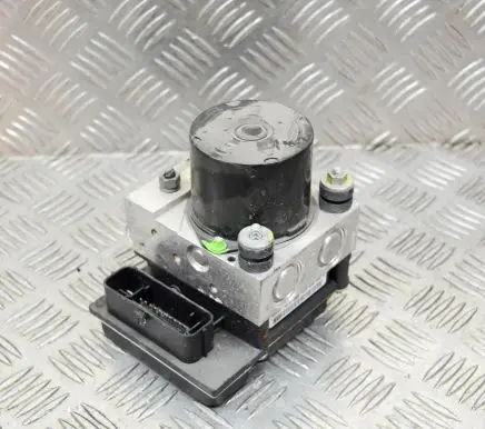 Skoda Fabia Mk2 (5J) ABS Pump 6R0614517AG 6R0907379AL