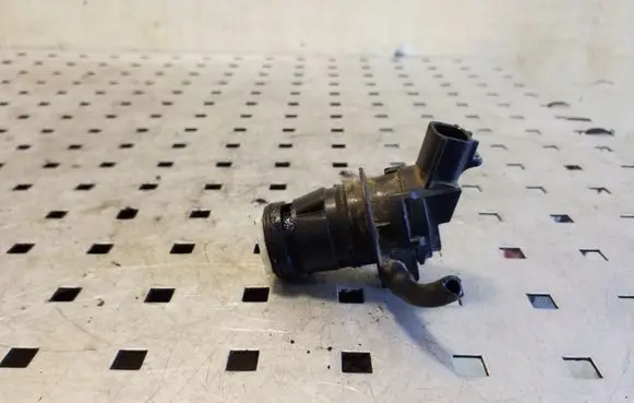 Toyota RAV 4 (XA20) Windscreen/windshield washer pump 8533060190