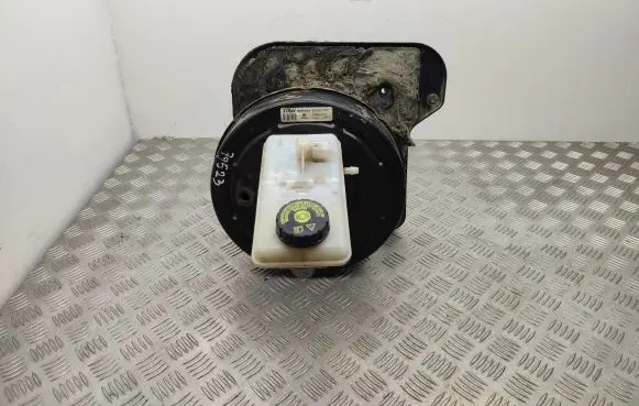 Opel Vivaro Brake booster 8200837097