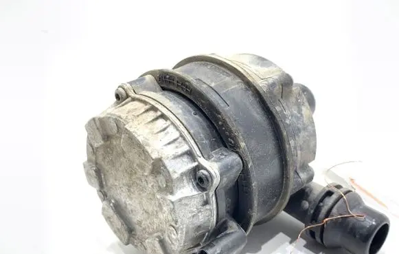 Mercedes-Benz Sprinter W907 W910 Water pump A0005002686