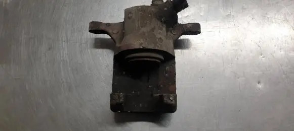 Toyota Prius+ (ZVW40) Rear brake caliper