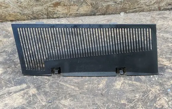 Cadillac SRX Wiper trim