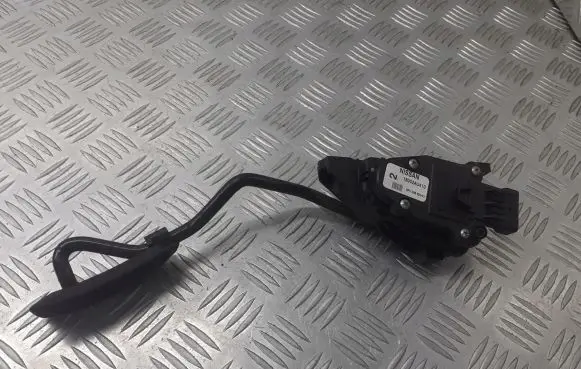 Nissan Primera Accelerator throttle pedal 18002AU410