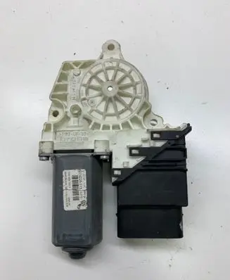 Volkswagen PASSAT B6 Front door window regulator motor 1K0959703P 974225113 984064340