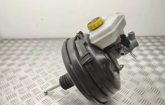 Volkswagen Touareg II Brake booster 7P0612101G 7P0611303A