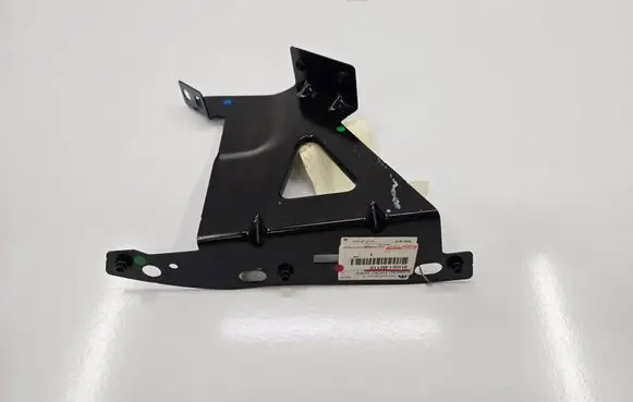 Peugeot Rifter Fender mounting bracket SU001-B0119